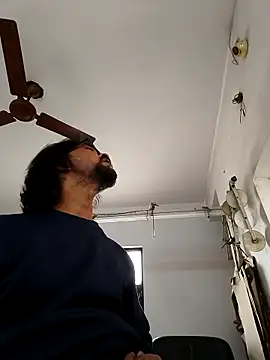 malhotra21 online show from November 11, 2025, 10:54 am