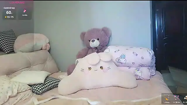 Snapshot of Diva_VVN chatting on November 18, 2025, 12:15 am Diva VVN online show from November 18, 2025, 12:15 am