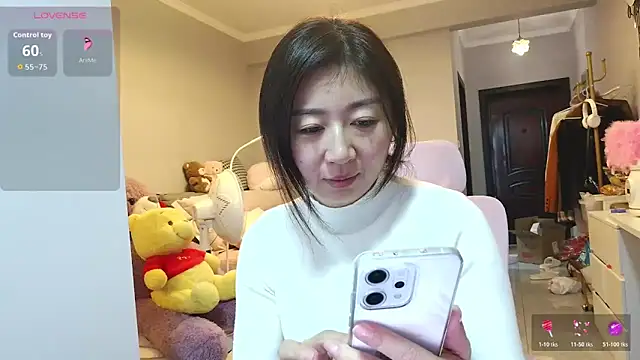 Snapshot of Diva_VVN chatting on November 4, 2025, 12:03 am Diva VVN online show from November 4, 2025, 12:03 am