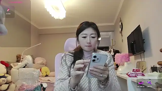 Snapshot of Diva_VVN chatting on October 28, 2025, 11:58 pm Diva VVN online show from October 28, 2025, 11:58 pm