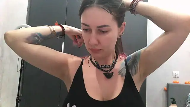 Quelysha online show from October 31, 2025, 6:48 pm