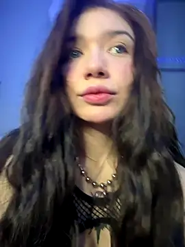 milkiiis online show from September 9, 2025, 7:07 am