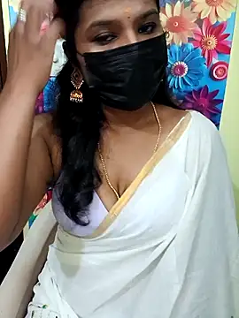 Snapshot of Divya_Spandhana_90 chatting on October 15, 2025, 5:32 pm Divya Spandhana 90 online show from October 15, 2025, 5:32 pm