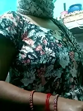 Snapshot of your_favourite_bhabhi chatting on November 9, 2025, 1:37 pm your favourite bhabhi online show from November 9, 2025, 1:37 pm