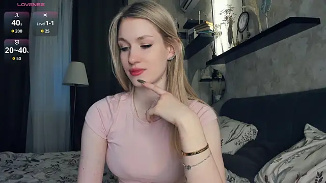 Snapshot of FrancisBivona chatting on November 27, 2025, 7:20 am FrancisBivona online show from November 27, 2025, 7:20 am