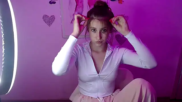 Snapshot of Milka_kamila chatting on September 17, 2025, 12:40 pm Milka kamila online show from September 17, 2025, 12:40 pm