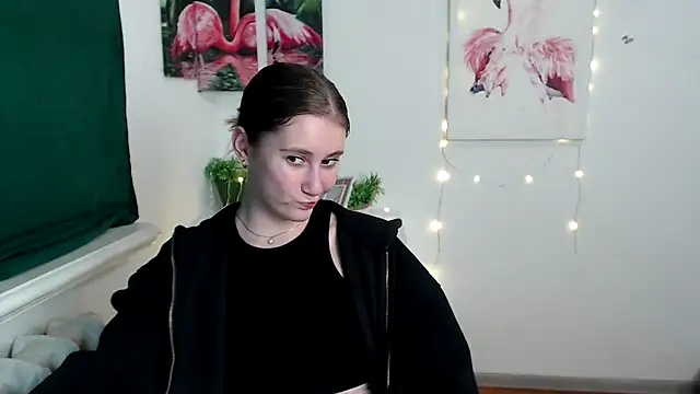 Snapshot of Milka_kamila chatting on November 13, 2025, 3:38 pm Milka kamila online show from November 13, 2025, 3:38 pm