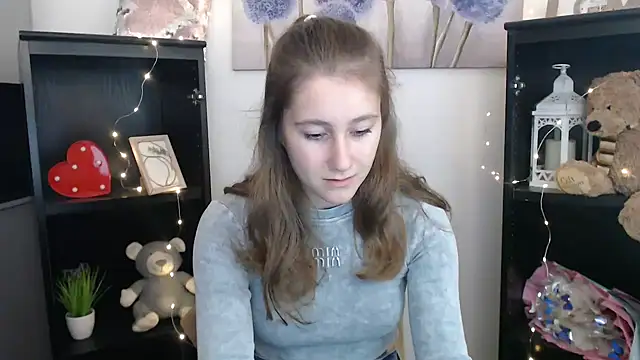 Snapshot of Milka_kamila chatting on October 3, 2025, 12:28 pm Milka kamila online show from October 3, 2025, 12:28 pm