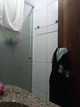 Snapshot of ApenasLys chatting on December 4, 2025, 11:37 pm ApenasLys online show from December 4, 2025, 11:37 pm