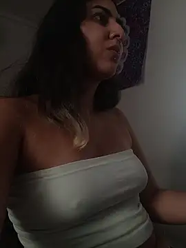 ApenasLys online show from January 6, 2026, 3:05 pm