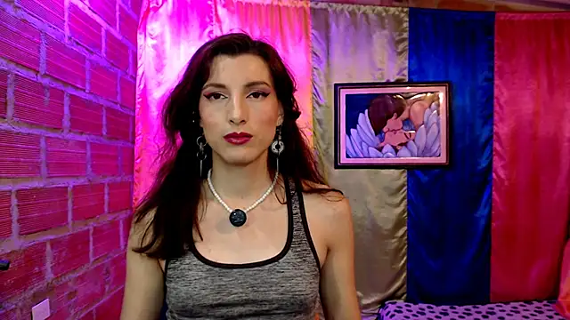 Snapshot of Moira-Hot chatting on January 7, 2026, 12:59 am Moira-Hot online show from January 7, 2026, 12:59 am