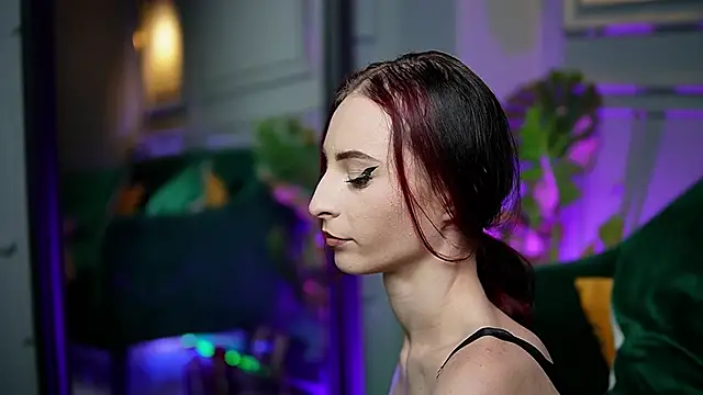 SaraiAngel online show from November 10, 2025, 8:58 pm