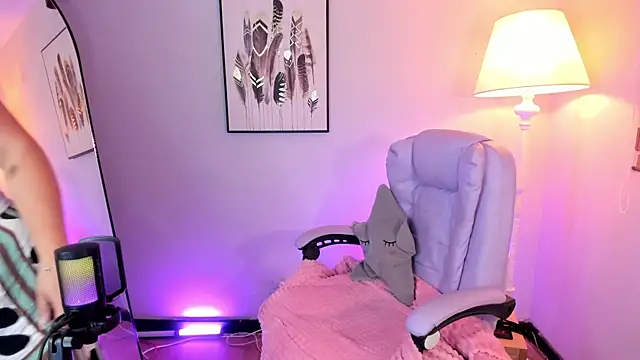 Snapshot of hollie_joliie chatting on February 21, 2026, 11:34 am hollie joliie online show from February 21, 2026, 11:34 am