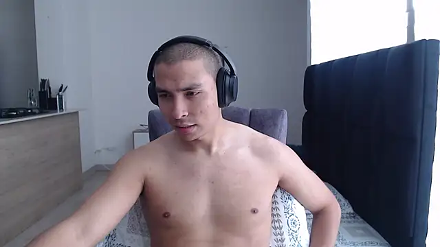 Snapshot of Auron_Demon01 chatting on December 16, 2025, 4:22 pm Auron Demon01 online show from December 16, 2025, 4:22 pm