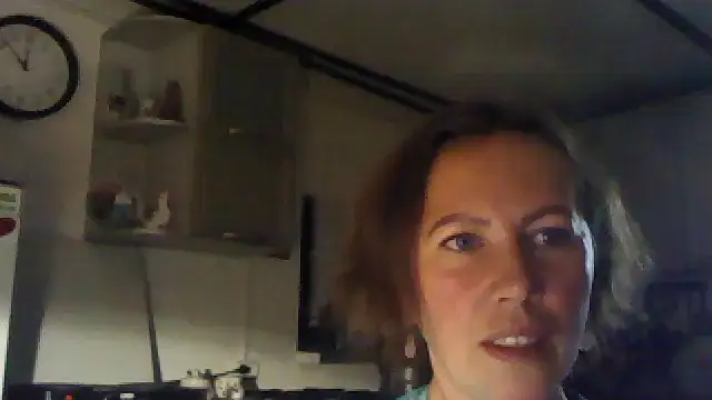 Snapshot of Loxiva chatting on October 31, 2025, 3:52 pm Loxiva online show from October 31, 2025, 3:52 pm