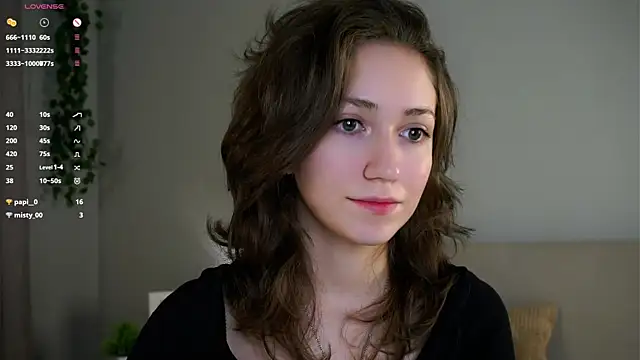 ZeniaBolich online show from December 2, 2025, 9:27 pm