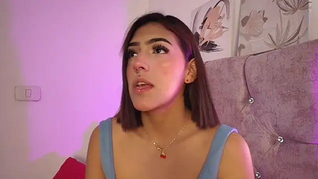 Snapshot of Dulce_Bella_ chatting on January 13, 2026, 3:32 am Dulce Bella online show from January 13, 2026, 3:32 am