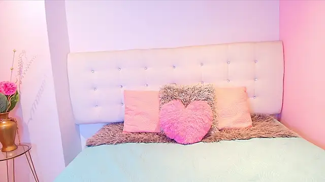 Snapshot of Rebeca_jackson chatting on September 12, 2025, 7:35 pm Rebeca jackson online show from September 12, 2025, 7:35 pm