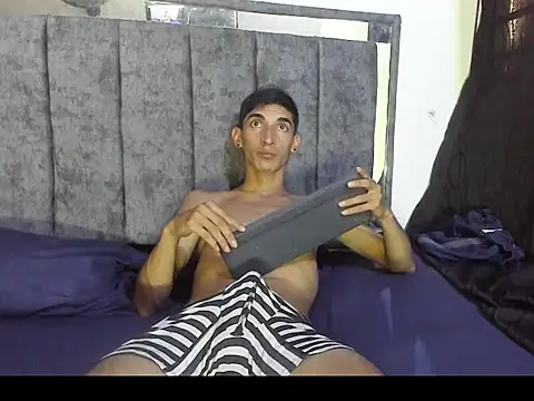 Snapshot of Golosa_hard_sex chatting on October 24, 2025, 12:26 pm Golosa hard sex online show from October 24, 2025, 12:26 pm