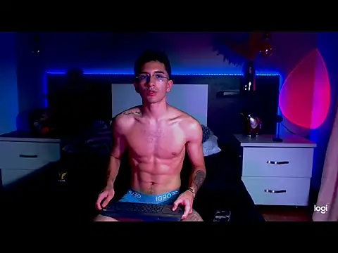 eriikjoness online show from November 11, 2025, 1:11 am