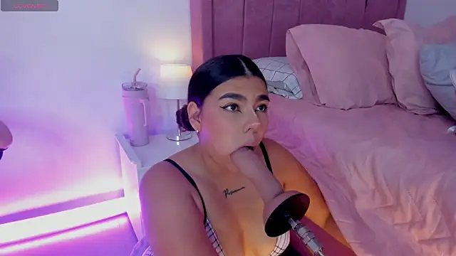 AliceThundeer online show from November 12, 2025, 4:16 am