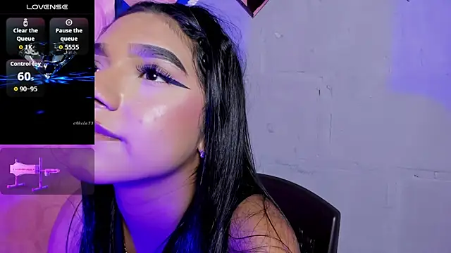 lau-hot online show from April 17, 2026, 8:33 pm