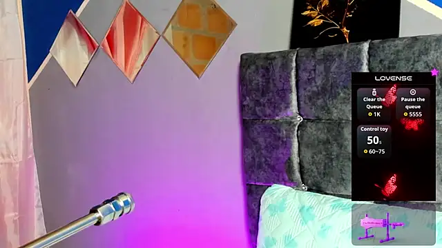 lau-hot online show from October 22, 2025, 7:35 pm