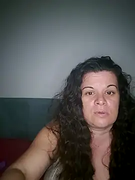 Snapshot of PerleRaree chatting on April 24, 2026, 8:33 pm PerleRaree online show from April 24, 2026, 8:33 pm