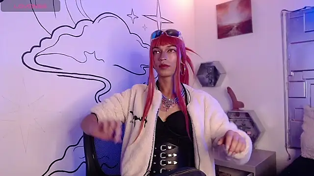 Trinity Knox online show from October 25, 2025, 4:18 pm