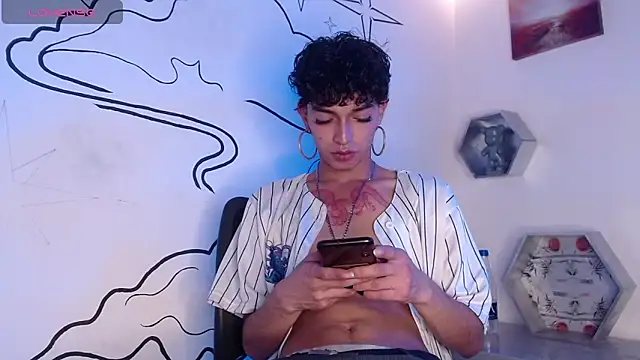 Trinity Knox online show from December 16, 2025, 3:27 pm