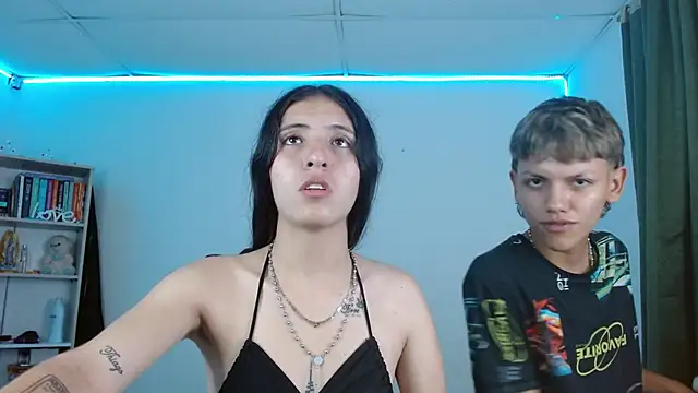 Snapshot of Lucy_y_Jacob chatting on September 10, 2025, 4:22 am Lucy y Jacob online show from September 10, 2025, 4:22 am