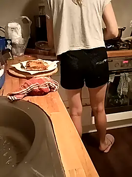 NiceBadgera online show from September 13, 2025, 6:41 pm