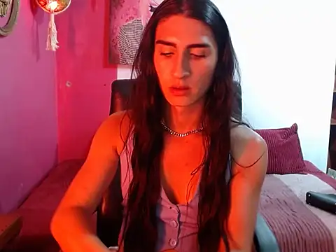 lola diez online show from September 15, 2025, 3:51 am