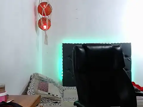 lola diez online show from February 20, 2026, 10:01 pm