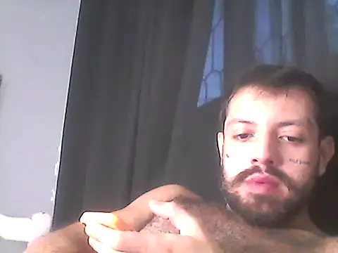 Snapshot of Luccaskonig chatting on December 13, 2025, 8:04 pm Luccaskonig online show from December 13, 2025, 8:04 pm