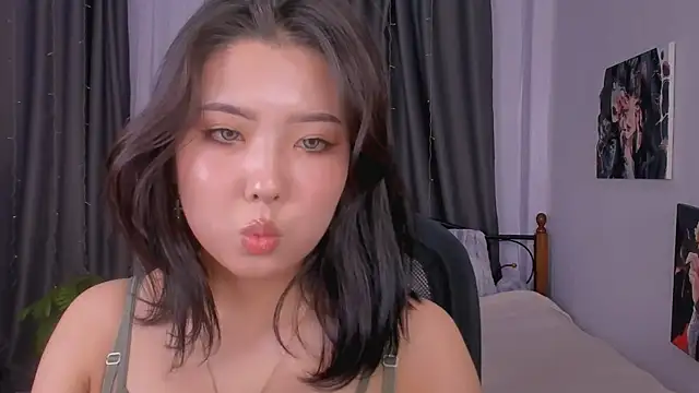 Snapshot of cutieskygirl_ chatting on December 15, 2025, 3:29 pm cutieskygirl online show from December 15, 2025, 3:29 pm