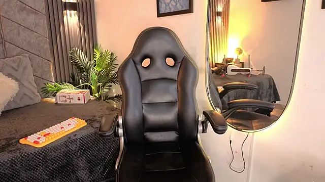 Snapshot of 1Anya chatting on December 16, 2025, 8:02 pm 1Anya online show from December 16, 2025, 8:02 pm