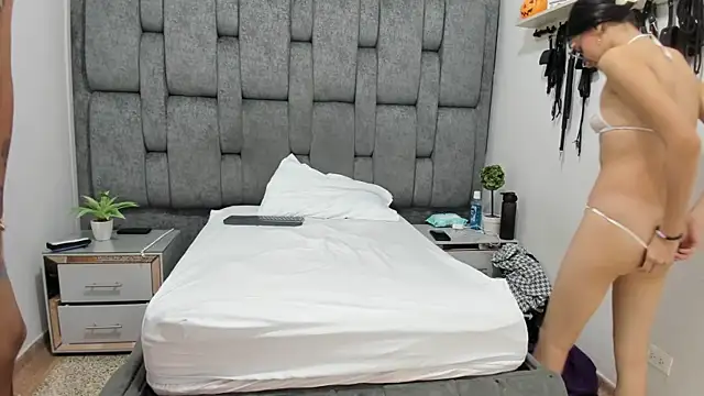 Snapshot of KamilaAndJavier chatting on November 12, 2025, 2:48 am KamilaAndJavier online show from November 12, 2025, 2:48 am