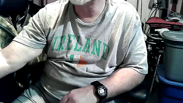 Snapshot of georgew62 chatting on September 11, 2025, 5:18 am georgew62 online show from September 11, 2025, 5:18 am