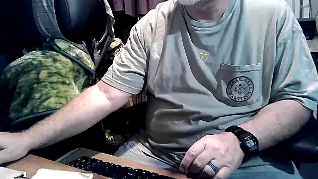 Snapshot of georgew62 chatting on September 20, 2025, 5:34 am georgew62 online show from September 20, 2025, 5:34 am