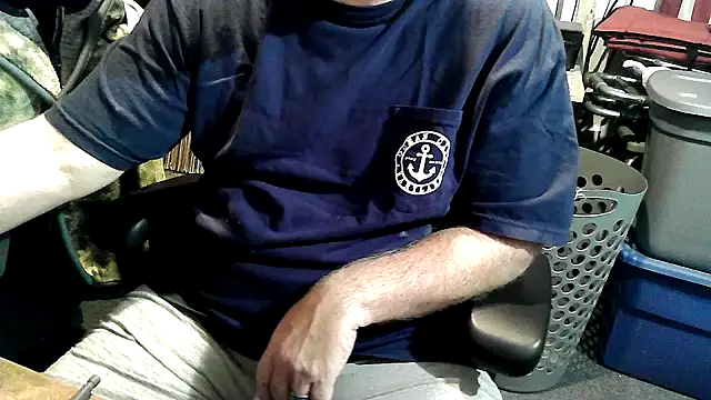 Snapshot of georgew62 chatting on October 5, 2025, 12:23 am georgew62 online show from October 5, 2025, 12:23 am