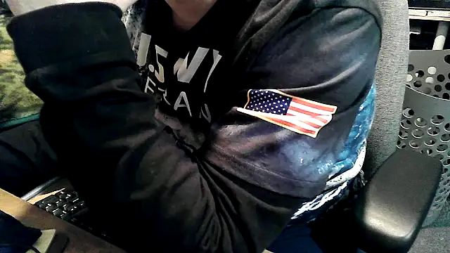 Snapshot of georgew62 chatting on October 18, 2025, 11:18 pm georgew62 online show from October 18, 2025, 11:18 pm