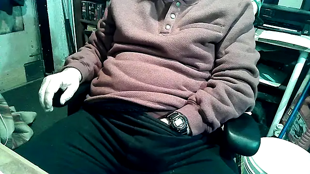 Snapshot of georgew62 chatting on February 21, 2026, 8:55 pm georgew62 online show from February 21, 2026, 8:55 pm