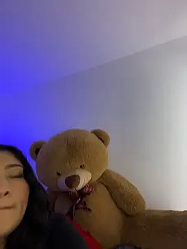 Snapshot of Elyross1_ chatting on October 17, 2025, 10:55 pm Elyross1 online show from October 17, 2025, 10:55 pm