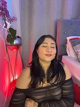 Snapshot of Elyross1_ chatting on October 19, 2025, 10:45 pm Elyross1 online show from October 19, 2025, 10:45 pm