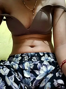 Snapshot of Cutey_neha01 chatting on October 27, 2025, 12:11 am Cutey neha01 online show from October 27, 2025, 12:11 am