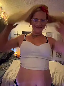 Goldenndoll online show from September 17, 2025, 7:38 pm