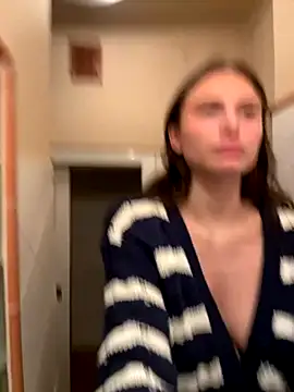 SophiiaStarr online show from November 23, 2025, 5:45 pm