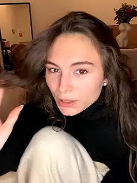 SophiiaStarr online show from November 6, 2025, 7:29 pm