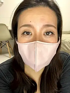 Snapshot of NATSUMI00 chatting on December 3, 2025, 3:00 pm NATSUMI00 online show from December 3, 2025, 3:00 pm